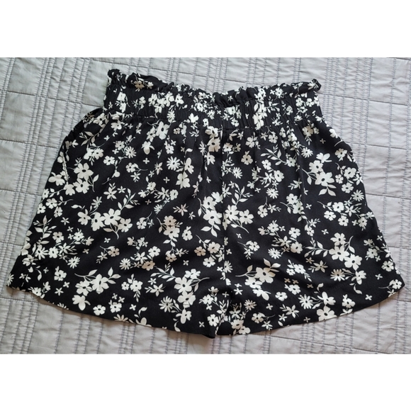 Ambiance high waisted shorts - Picture 2 of 3